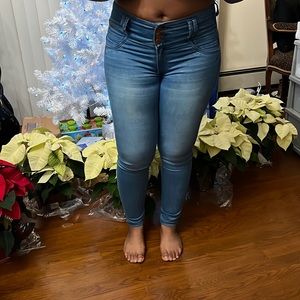 Colombian Butt Lifting Jeans - SUPER STRETCHY